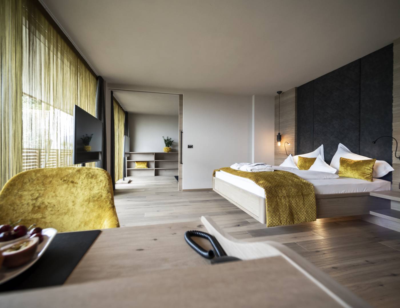 Komfortables Hotelzimmer im 5-Sterne-Wellnesshotel bei Meran in Südtirol