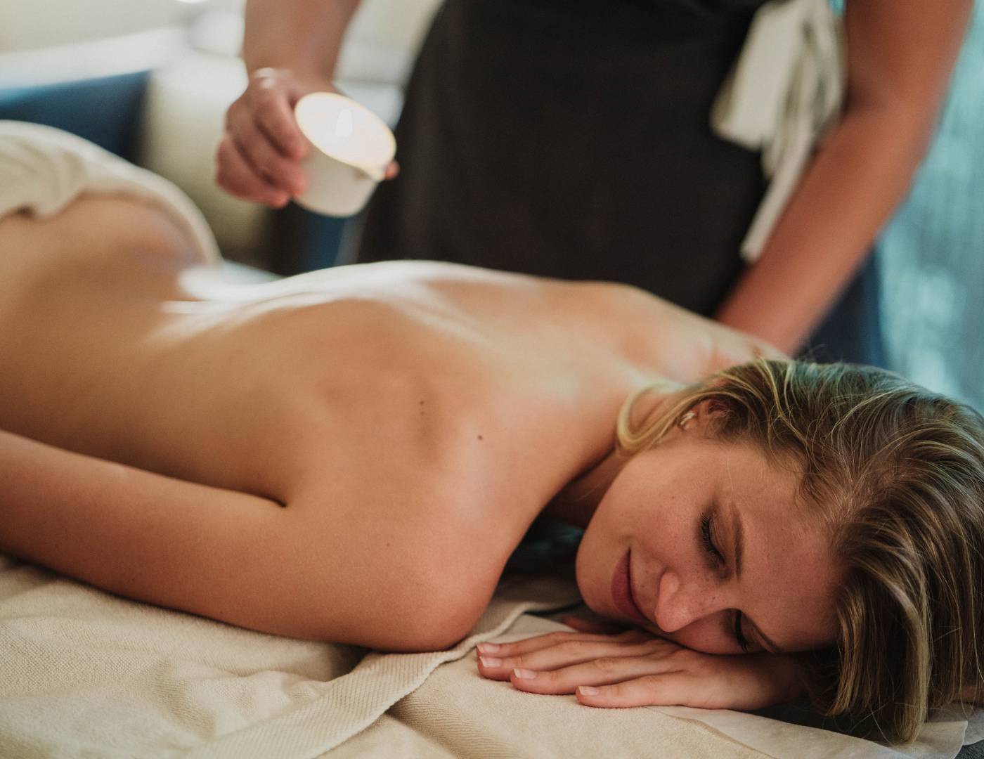 Wohltuende Massage im Lumina Spa, dem Spa- und Wellnessbereich des Hotel Erika in Dorf Tirol bei Meran