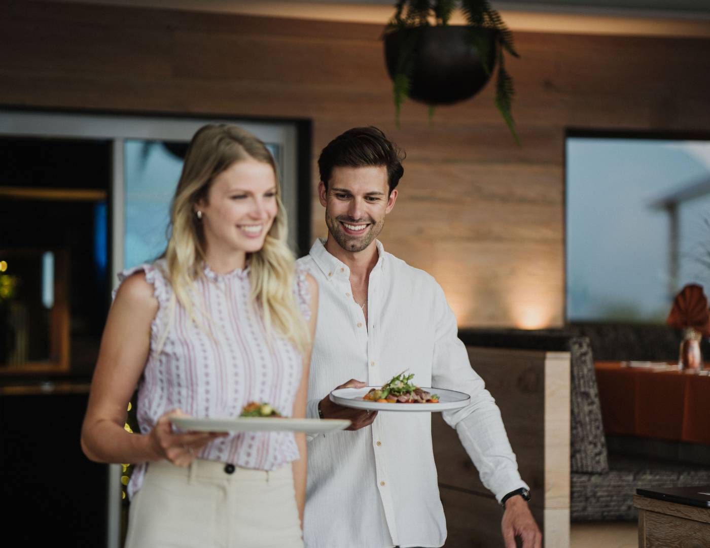 Pärchen beim Mittagessen