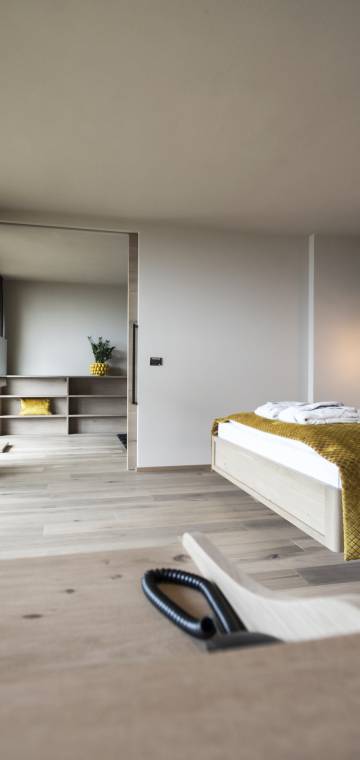 Komfortables Hotelzimmer im 5-Sterne-Wellnesshotel bei Meran in Südtirol