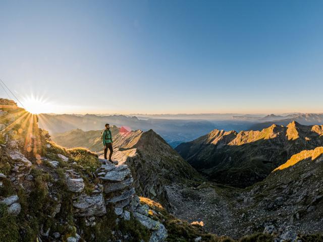Bild vom Sonnenaufgang auf der Hochmuth bei Ihrem Wanderurlaub in Südtirol