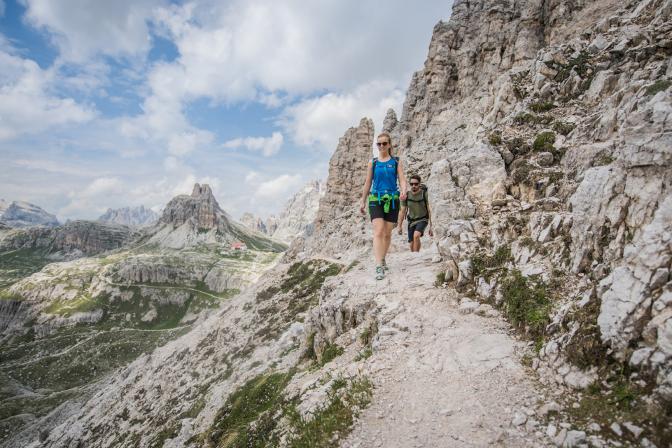 Pärchen beim Wandern in den Bergen Südtirols vom Wanderhotel Erika aus