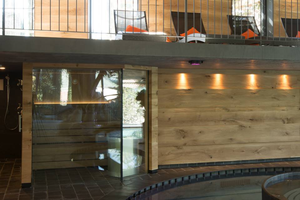 Dress-on family sauna for adults and children at a wellness hotel in South Tyrol