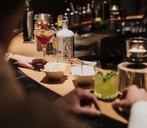 Symbol photo: 15. June 2025 from 18:30 o'clockBar Highlight: Live aperitivo at the Bar