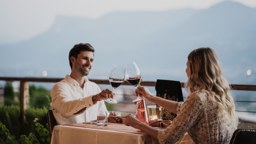 Foto simbolica: 04. Apr. 2026 dalle ore 19:00 il ristorante apre