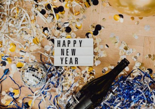 Symbolfoto: 30. Dez. 2025 ab 13:30 UhrBar Tischreservierung für Mitternacht zum Jahreswechsel mit Erika & Andreas